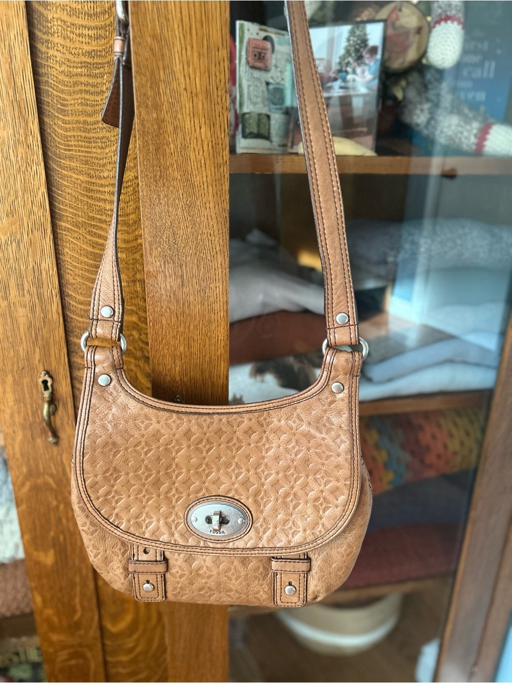 Vintage Fossil Maddox Stamped Leather Saddle/Crossbody in Cognac-Brown